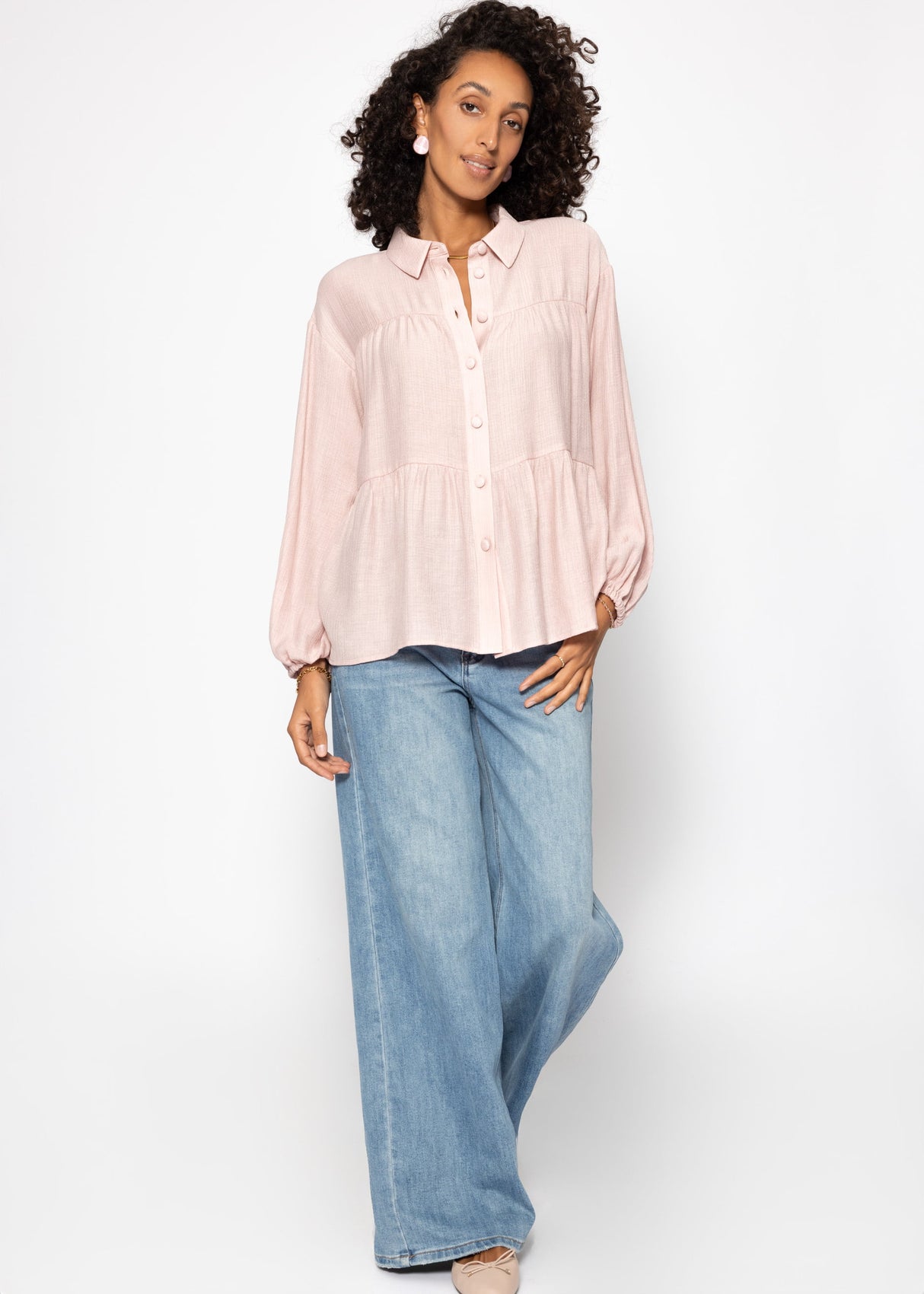 Light blouse with flounces - dusky pink
