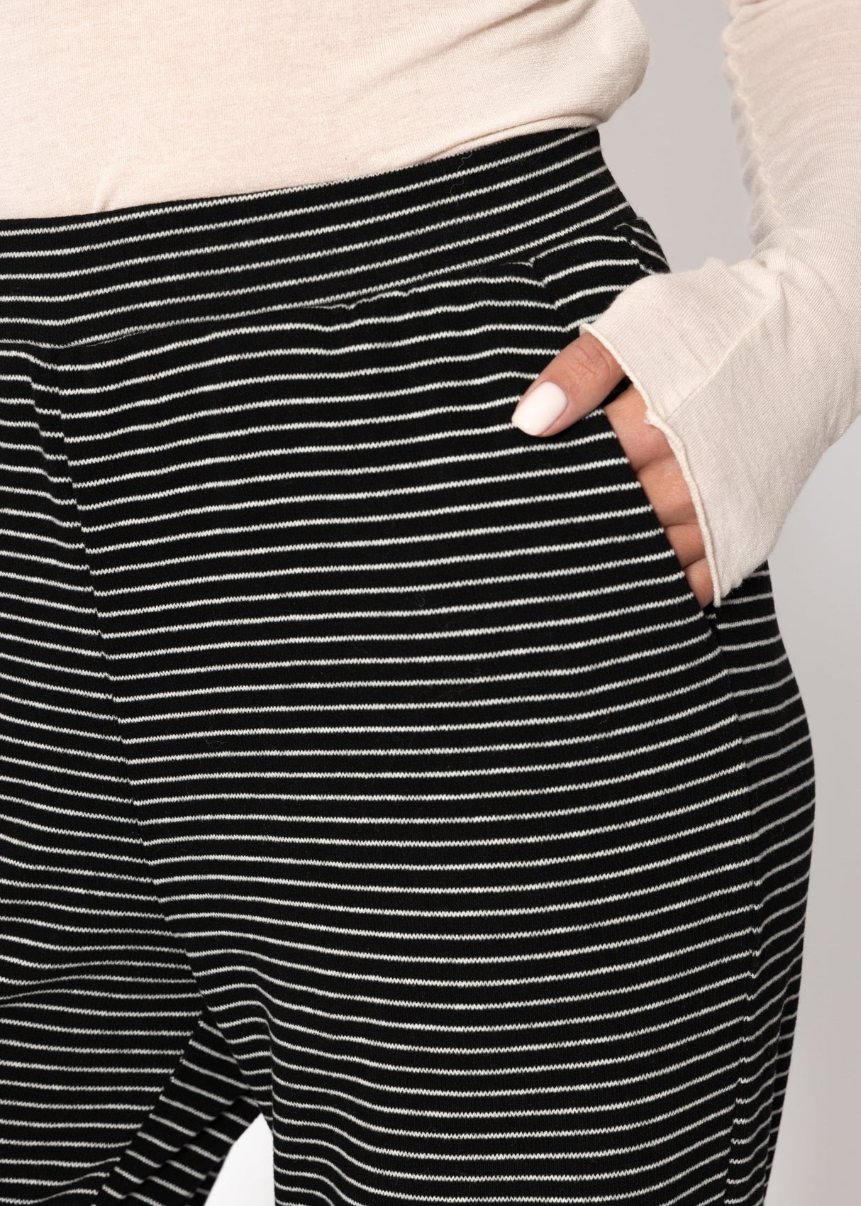 Loungewear trousers with stripes - black