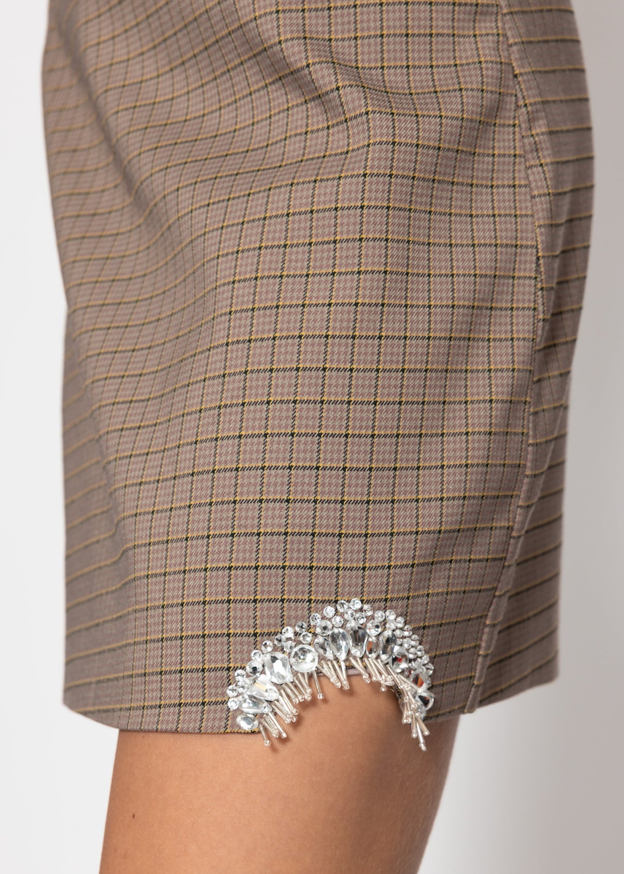 Mini skirt with checked pattern and decorative detail - grey