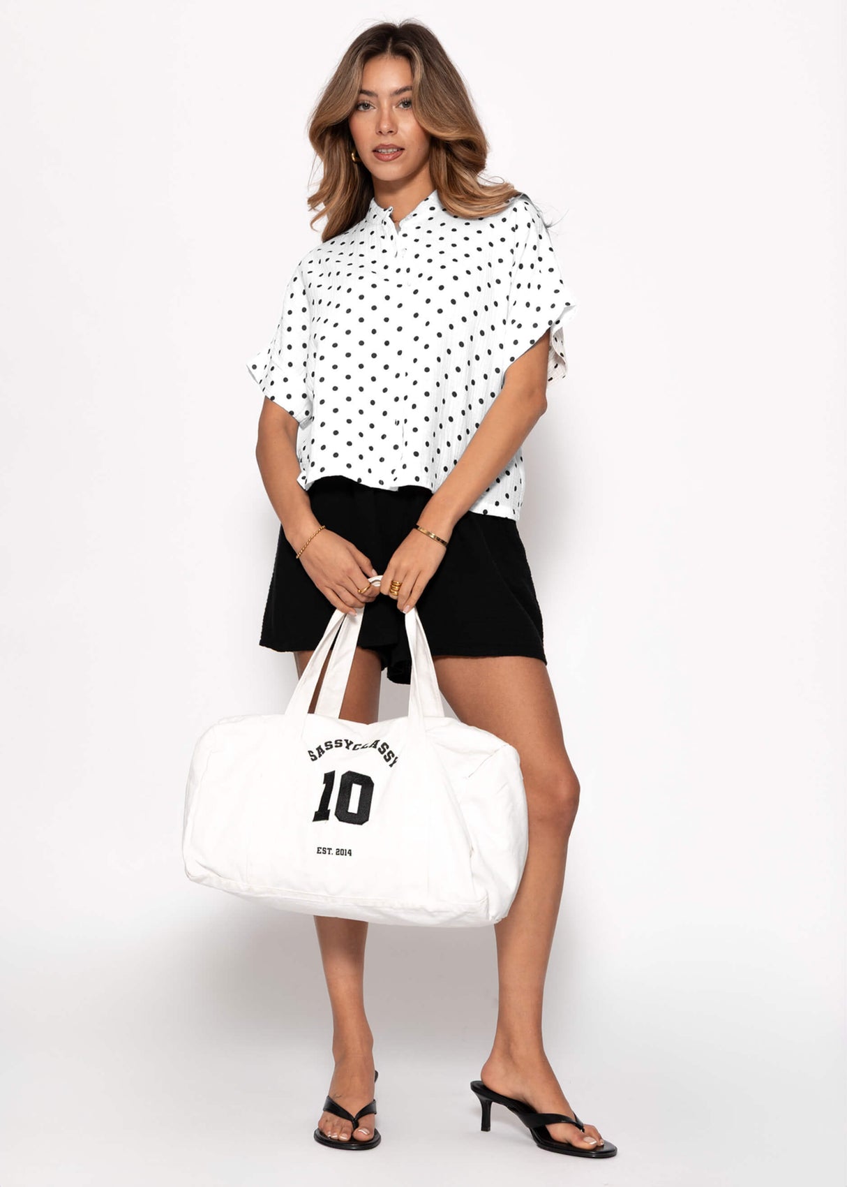 Muslin blouse with attached short sleeves and dots - off-white