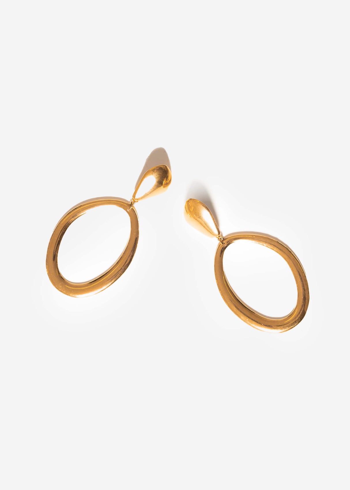 Stud earrings with large oval pendant - gold