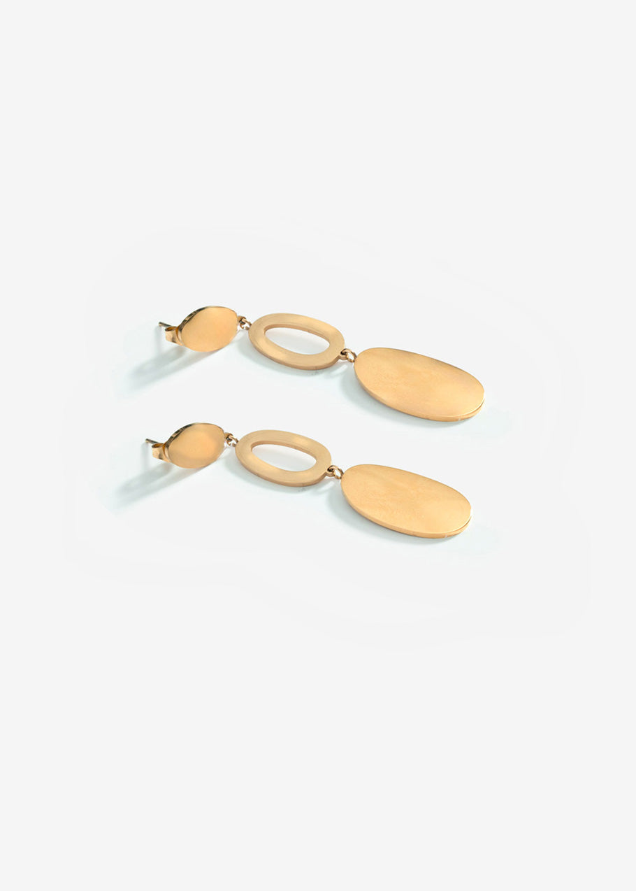Stud earrings with oval pendants - gold