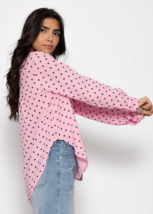 Oversize Musselin Bluse mit braunen Punkten - rosa