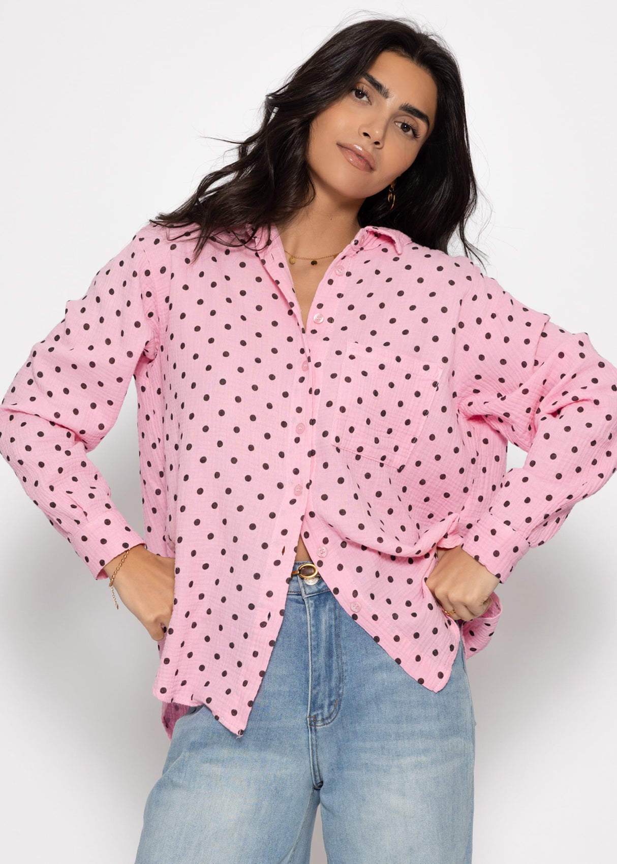 Oversize Musselin Bluse mit braunen Punkten - rosa