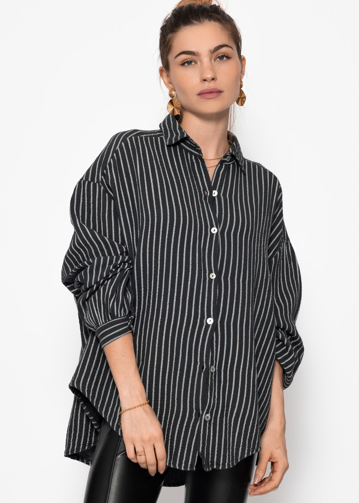 Oversize muslin blouse with light stripes - grey