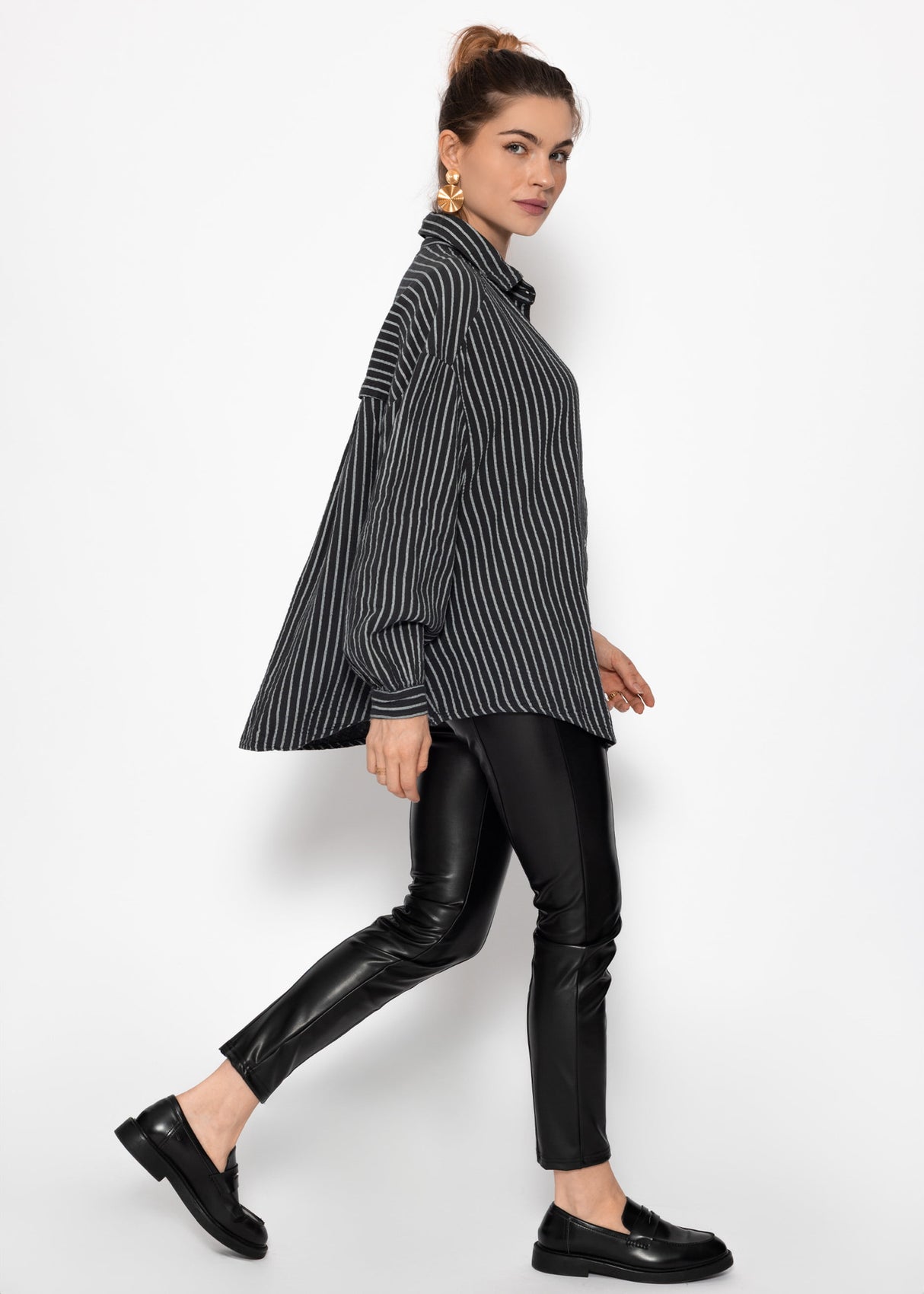 Oversize muslin blouse with light stripes - grey