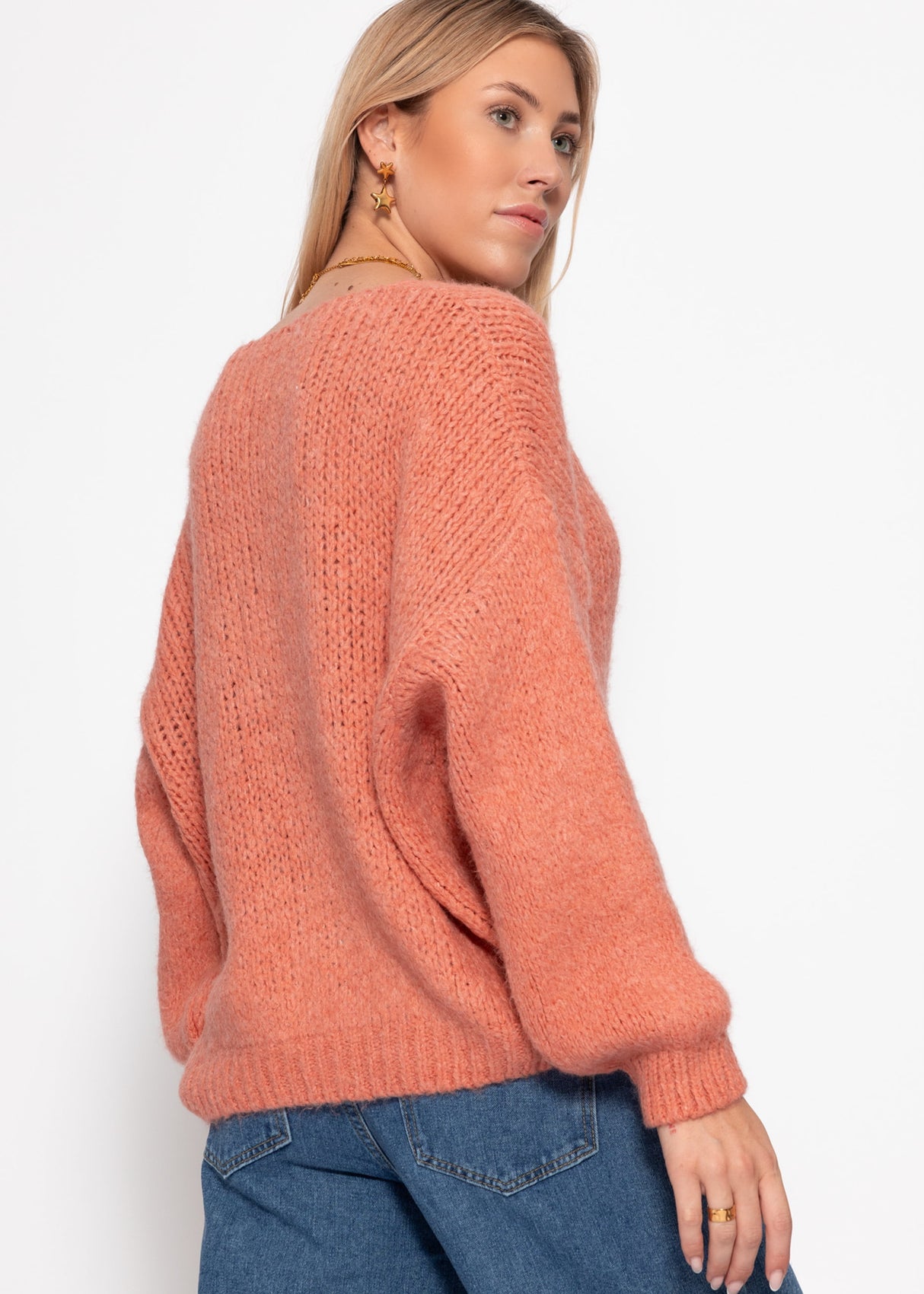 Oversized V-neck sweater - salmon