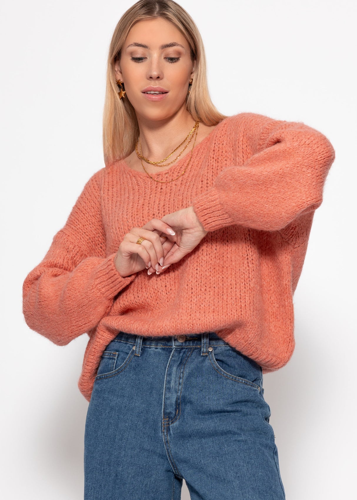 Oversized V-neck sweater - salmon