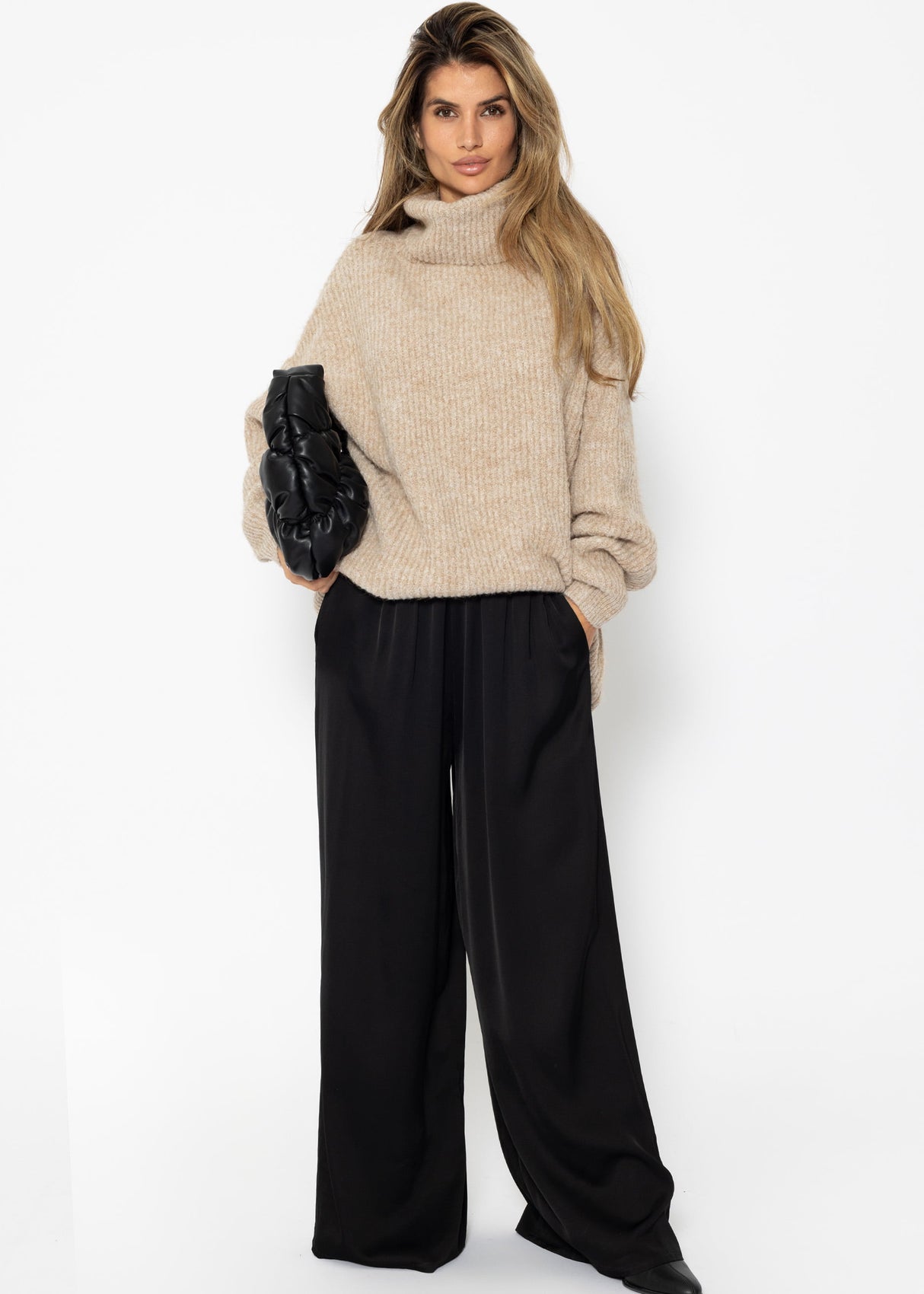 Oversized turtleneck sweater - beige