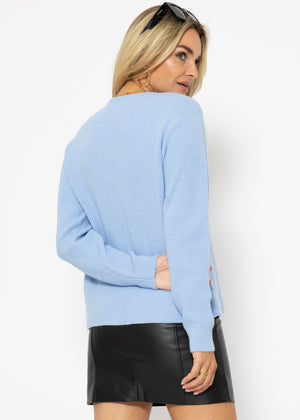 Sweater with accentuated V-neck - light blue