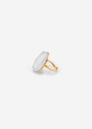 Ring with white gemstone - gold