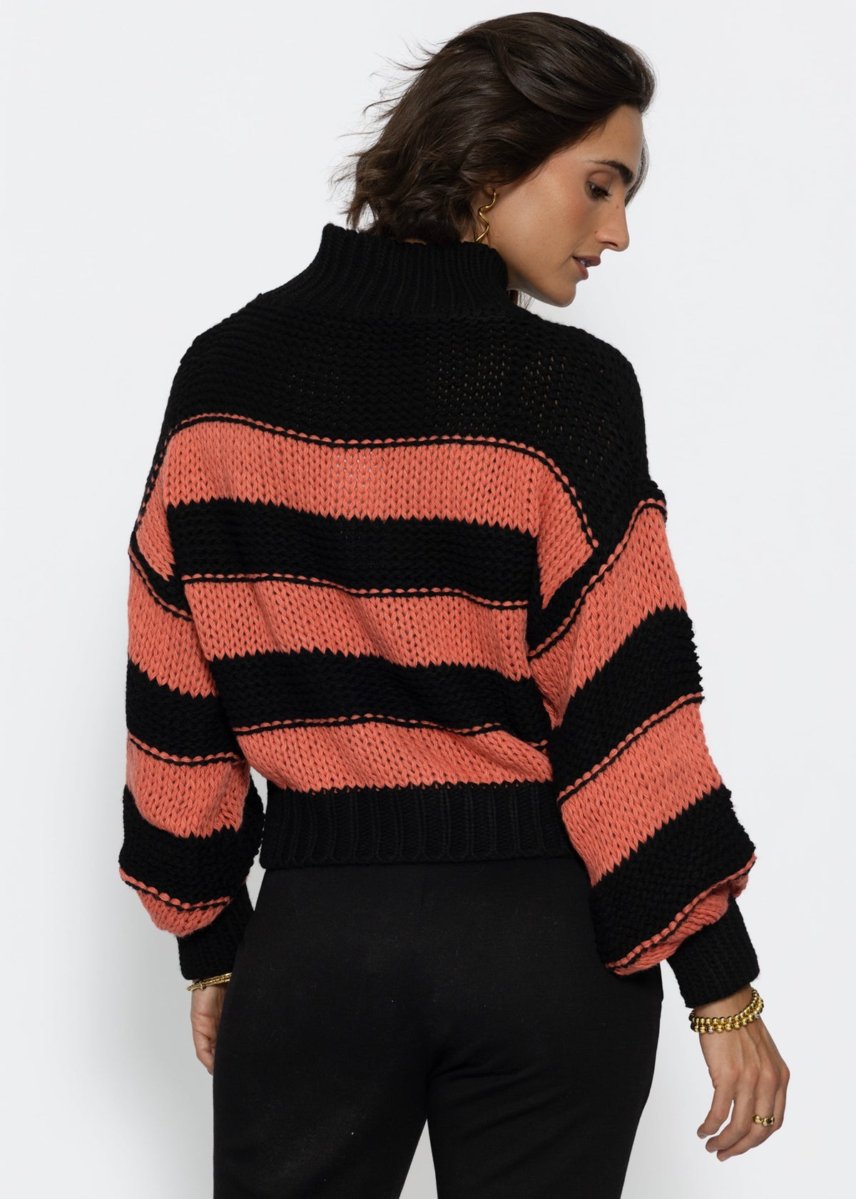 Rollkragenpullover mit Streifen - schwarz-rostrot