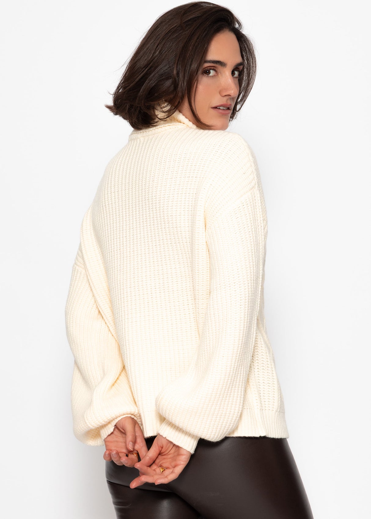 Turtleneck sweater with cable pattern - vanilla yellow