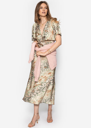 Satin midi dress with animal print - green