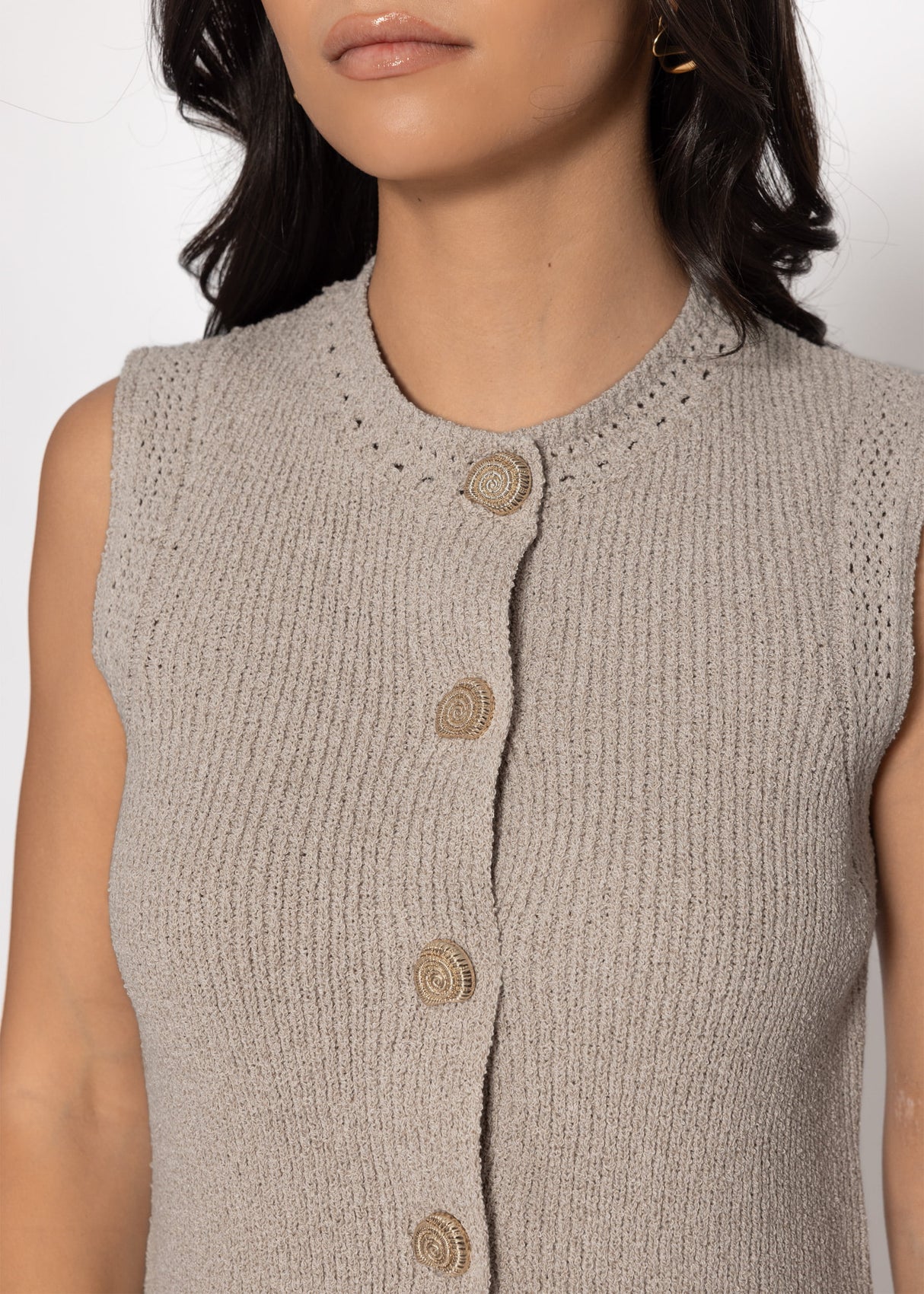 Strick Top mit Muschelknöpfen - taupe