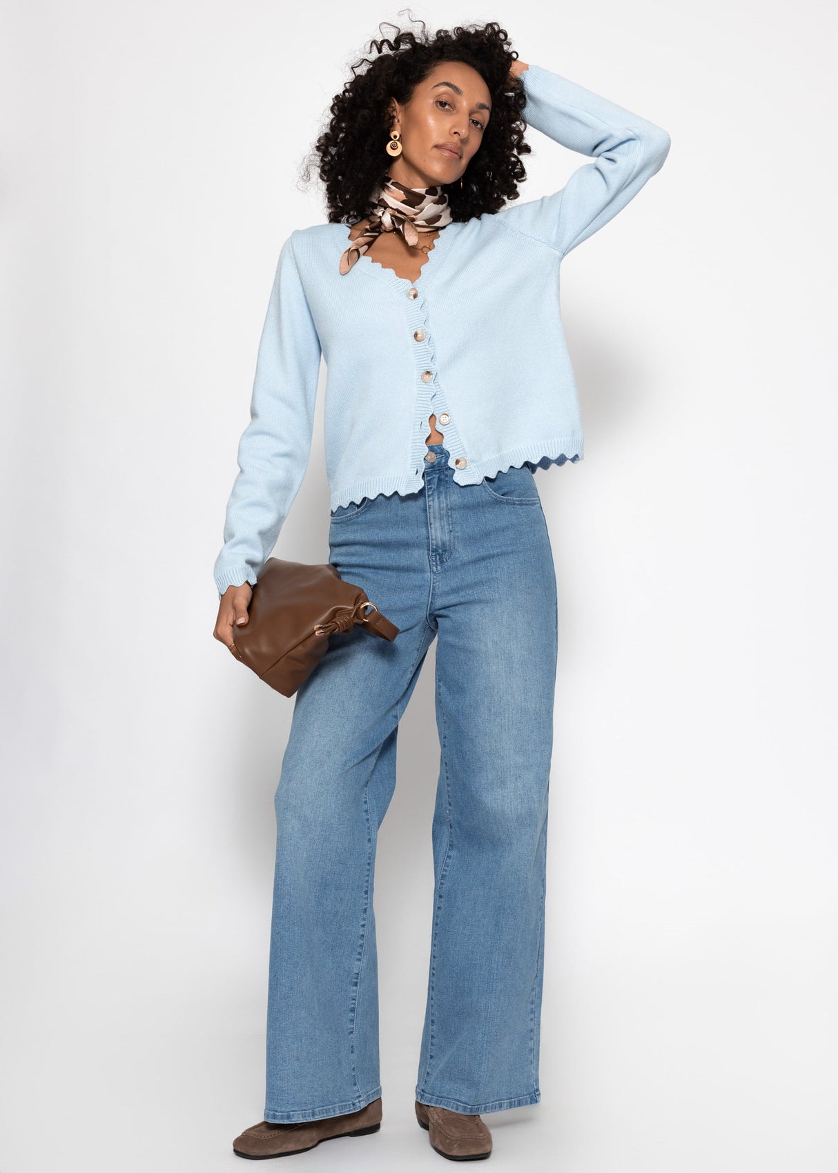 Strickcardigan mit Bogenkante - hellblau