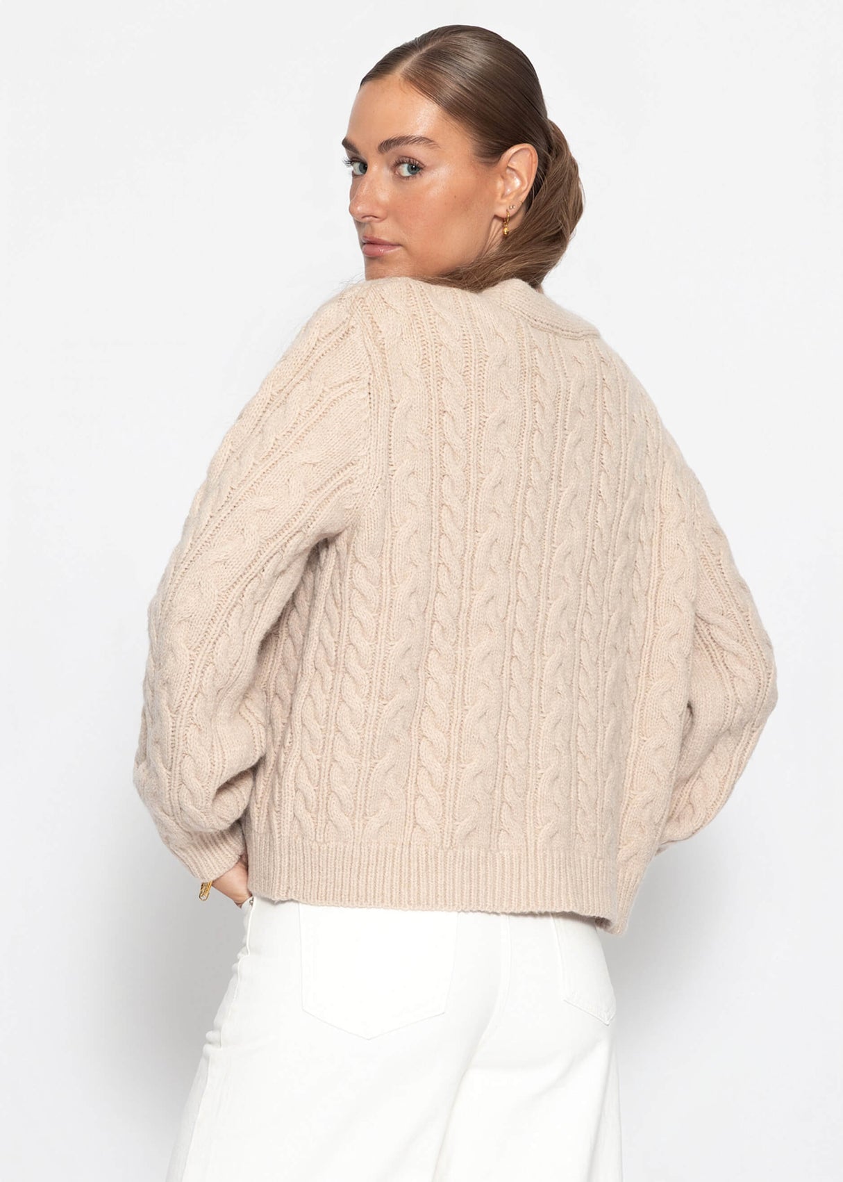 Strickjacke mit Zopfmuster - greige