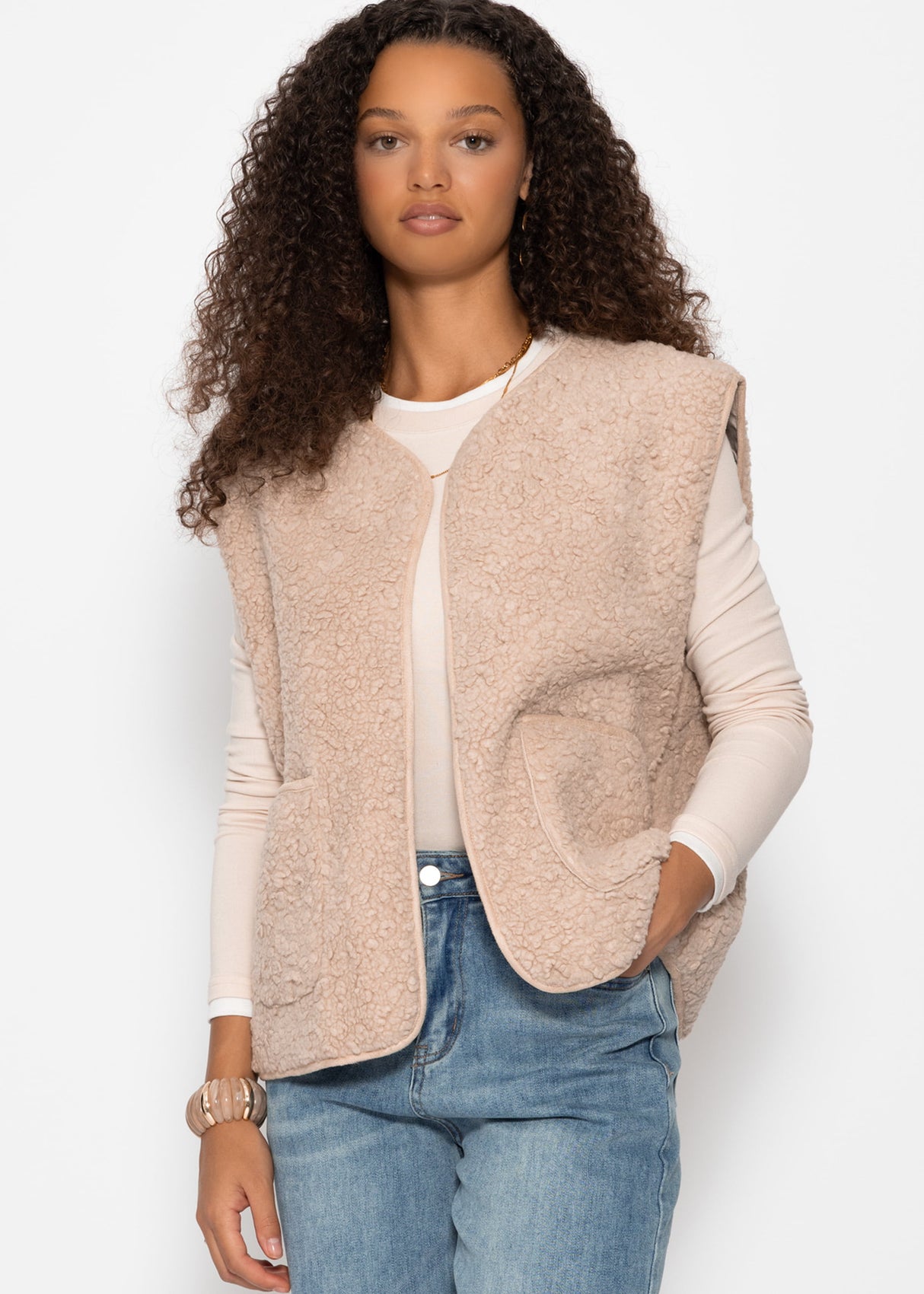 Teddy vest with pockets - beige