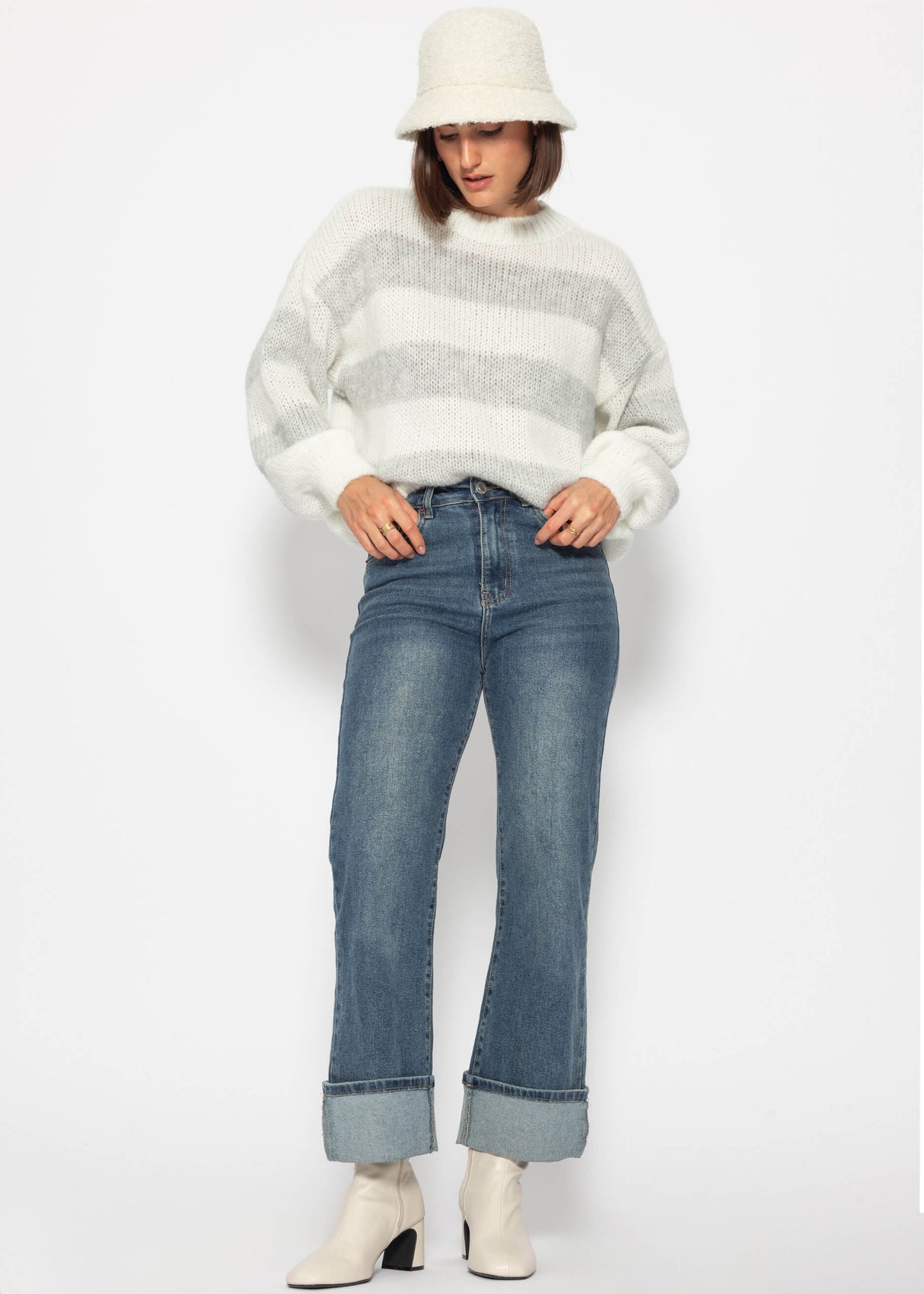 Weicher, gestreifter Strickpullover - offwhite-grau