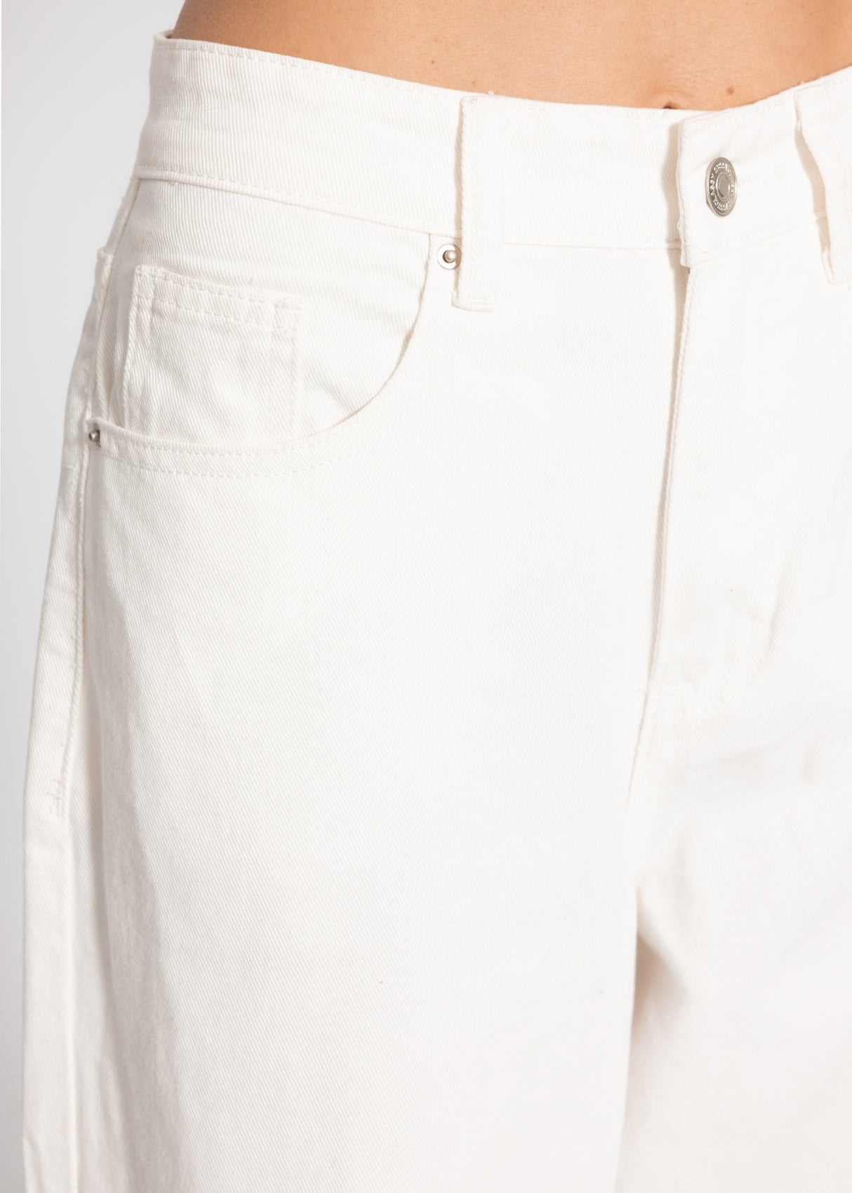 Wide Leg Jeans with a high covenant - off-white