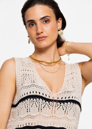 Sleeveless knitted dress with textured pattern - beige-black