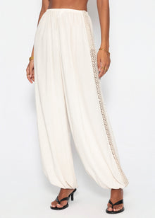 Ballonhose mit Spitzeneinsätzen - beige