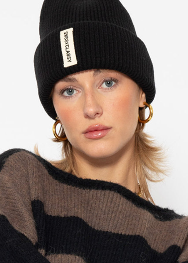 SASSYCLASSY beanie - black