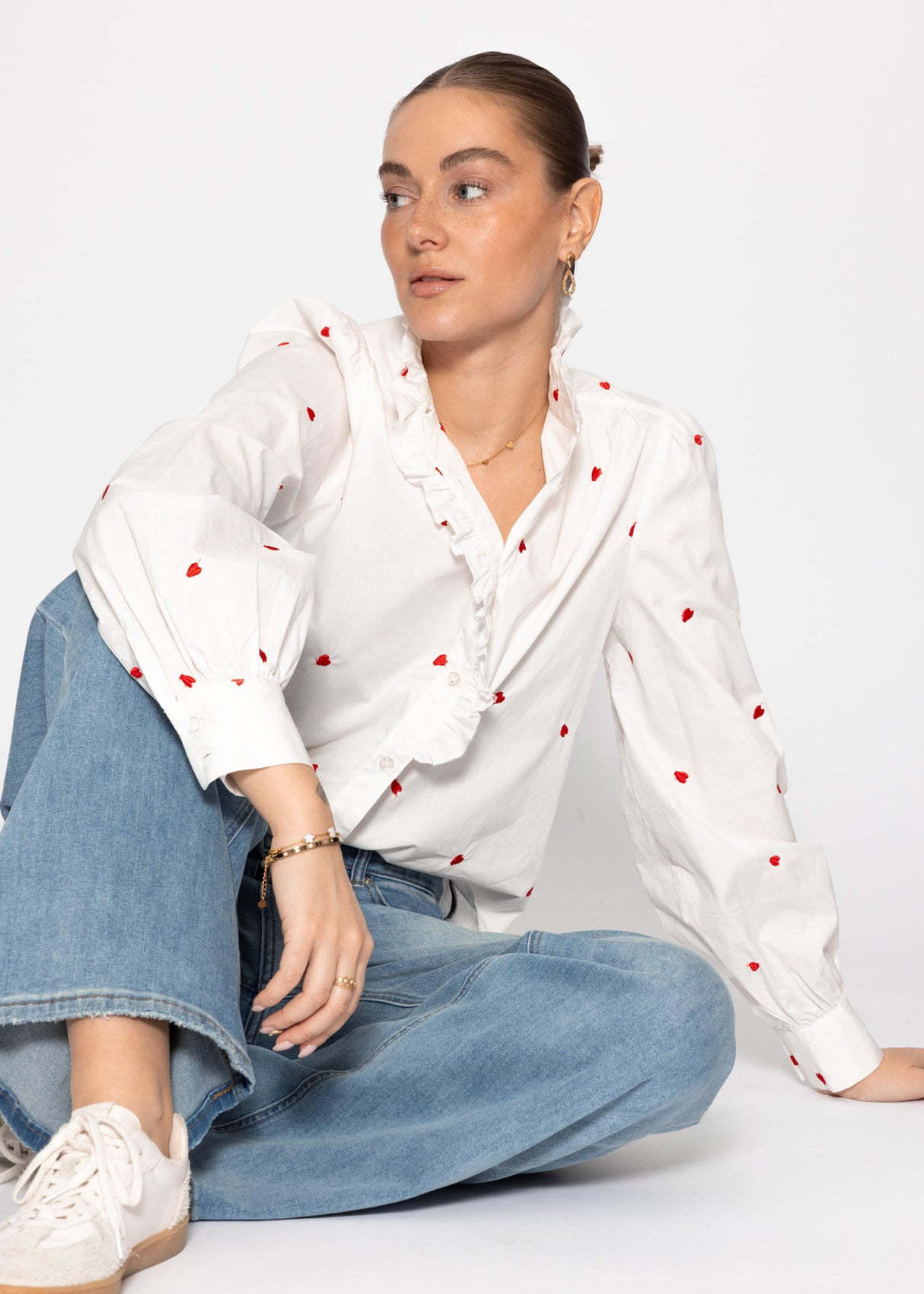 Blouse with red heart embroidery - white