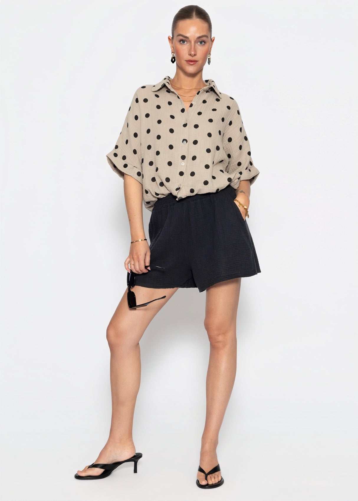 Blouse with a train tape and dots - taupe