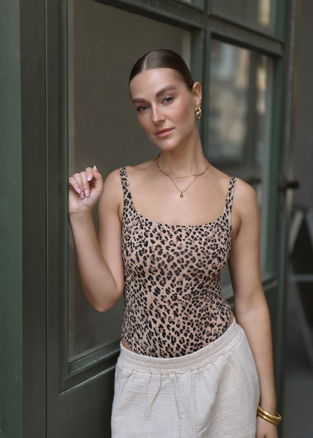 Bodysuit Soft Shapewear mit String und Leo-Print - braun