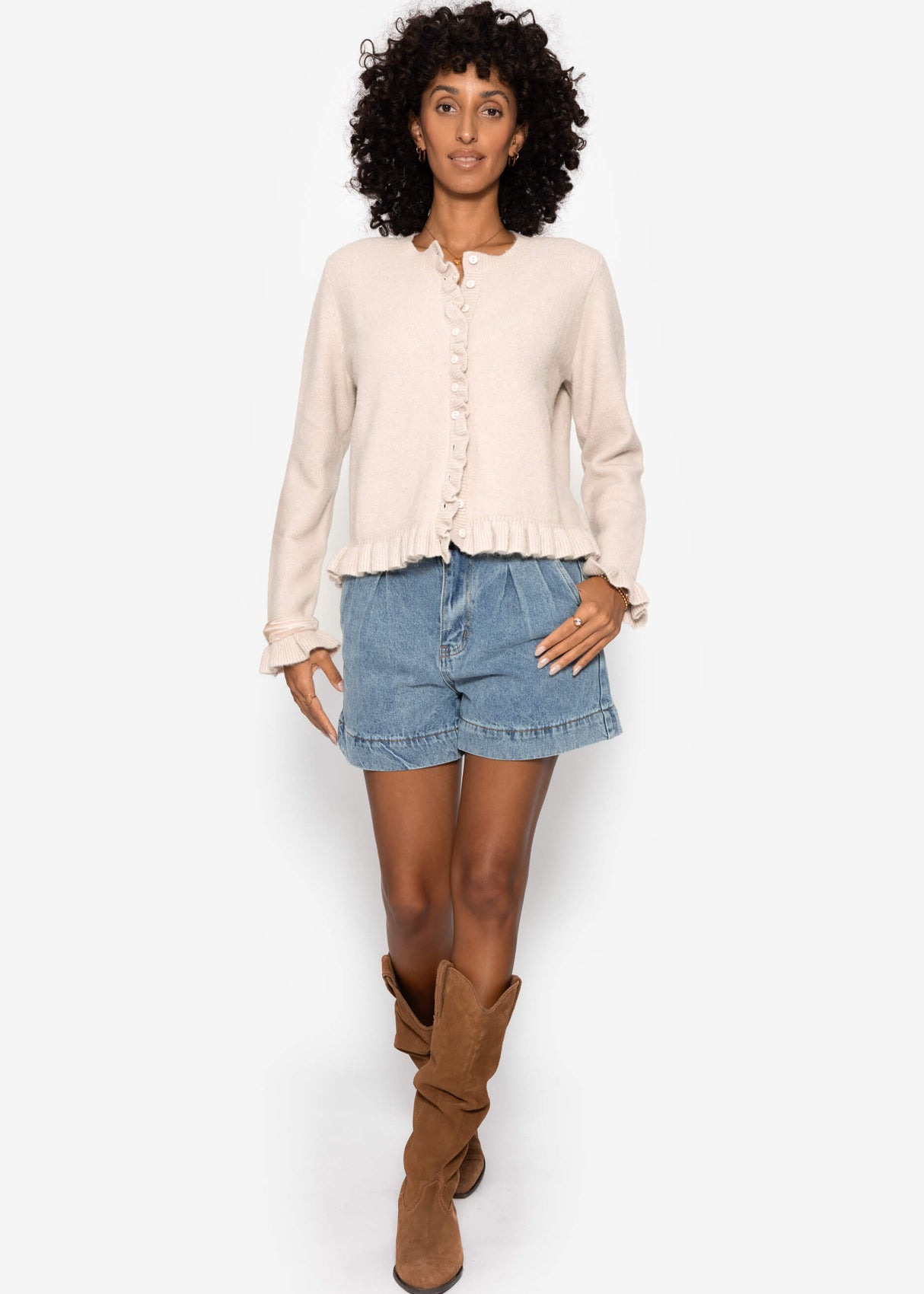Cardigan with ruffles - beige