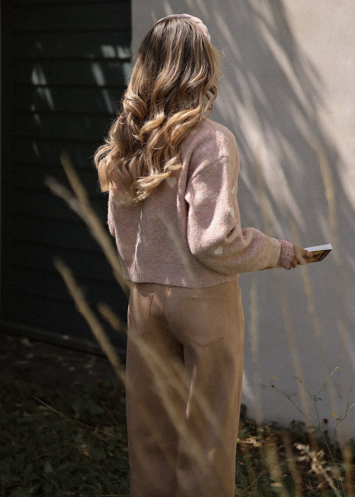 Cardigan mit weißen Herzen - beige