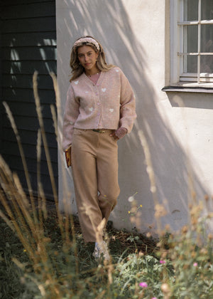 Cardigan mit weißen Herzen - beige