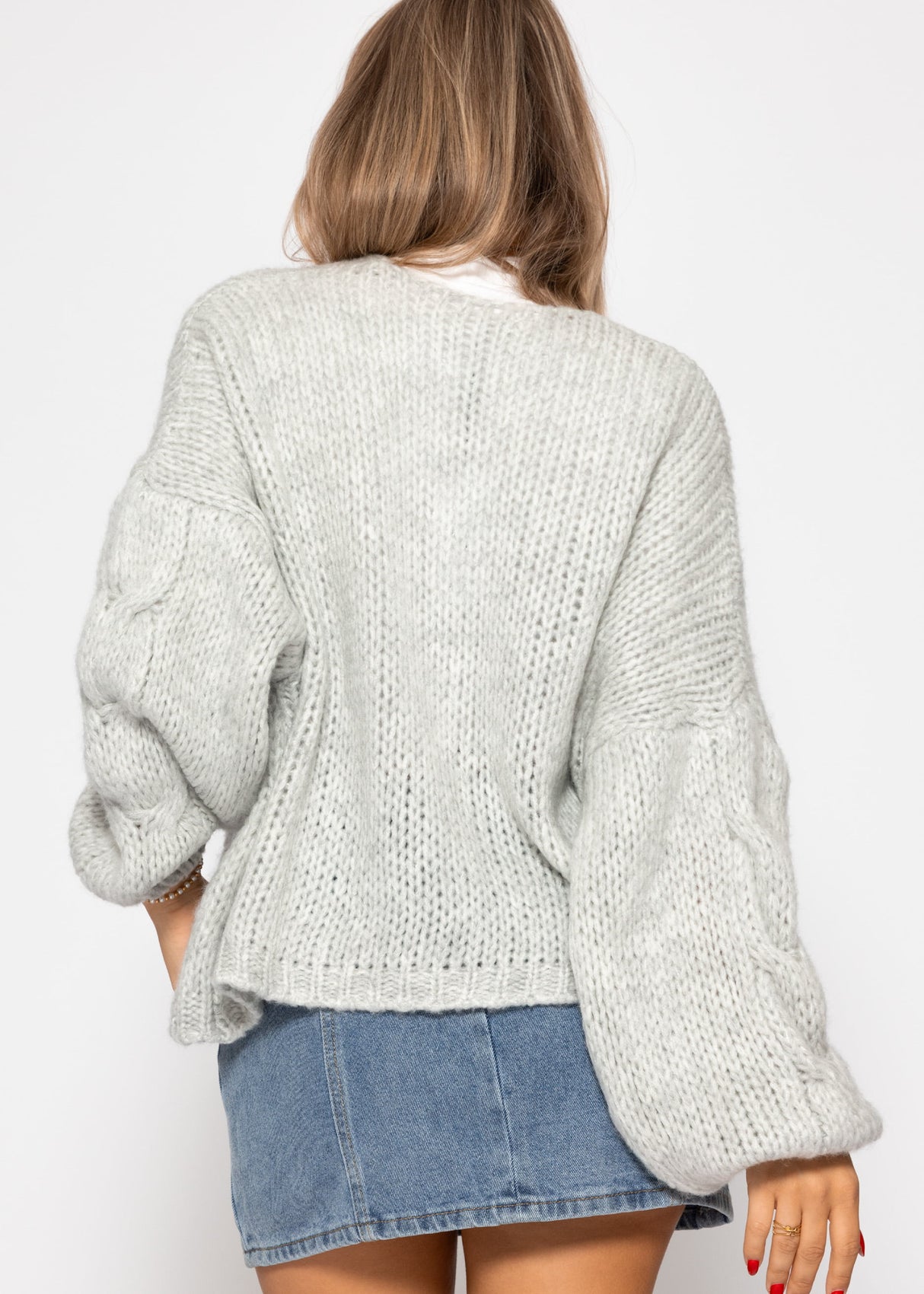 Oversize Cardigan mit Zopfmuster-Detail - hellgrau