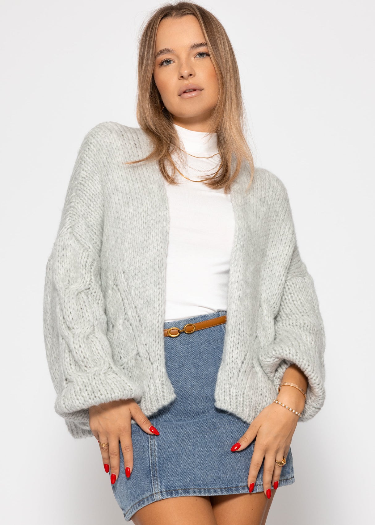 Oversize Cardigan mit Zopfmuster-Detail - hellgrau