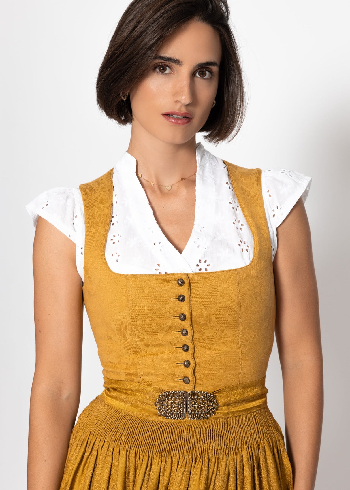 Dirndl blouse with stand-up collar and eyelet embroidery - white