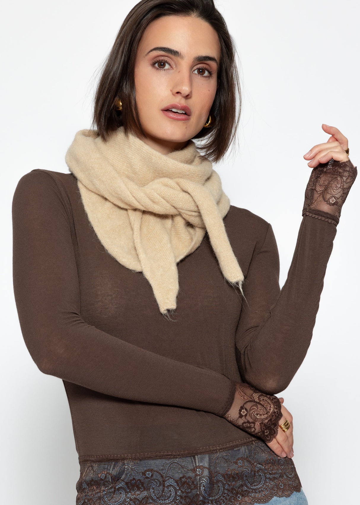 Triangular scarf - beige