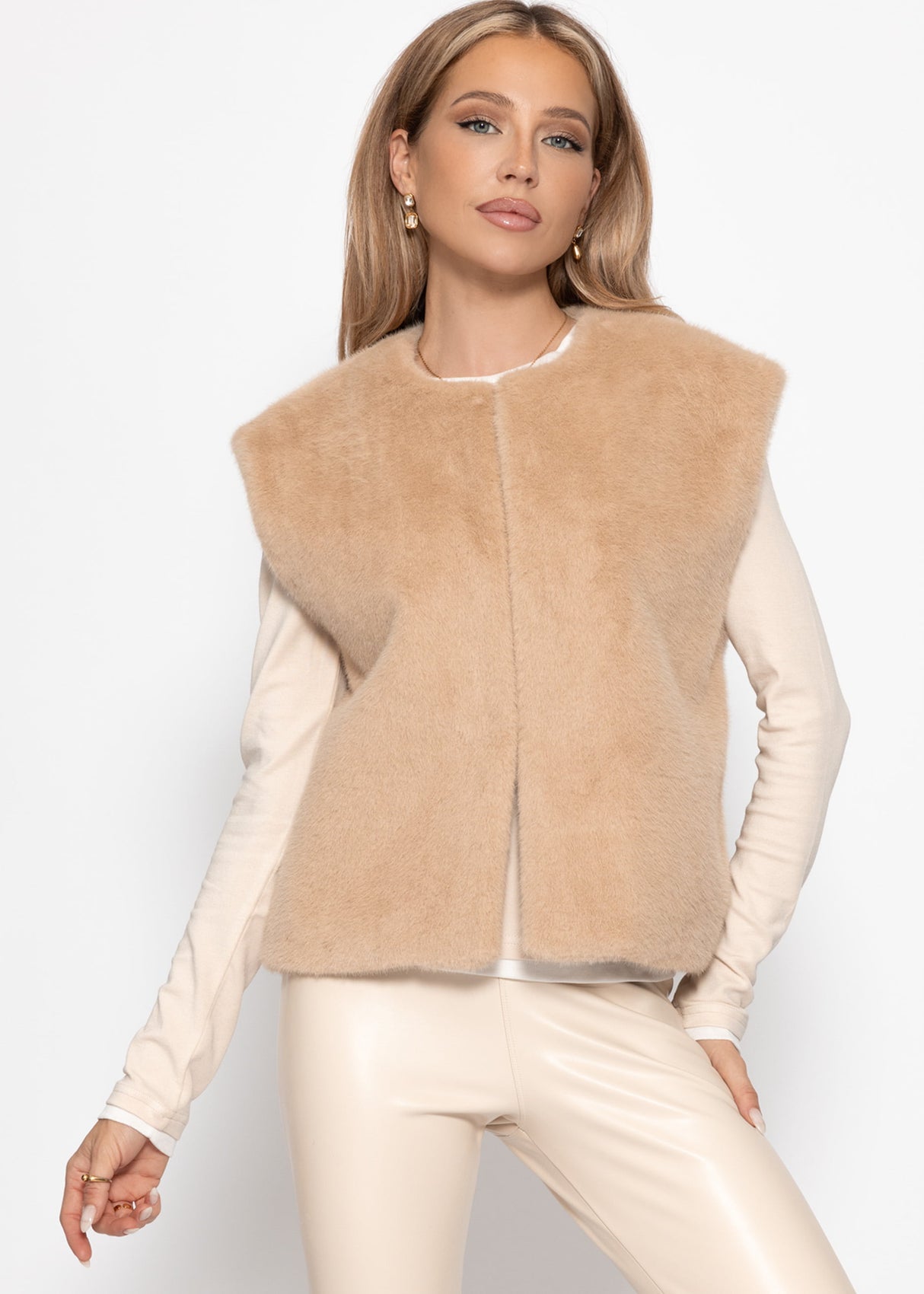 Elegant vest - beige