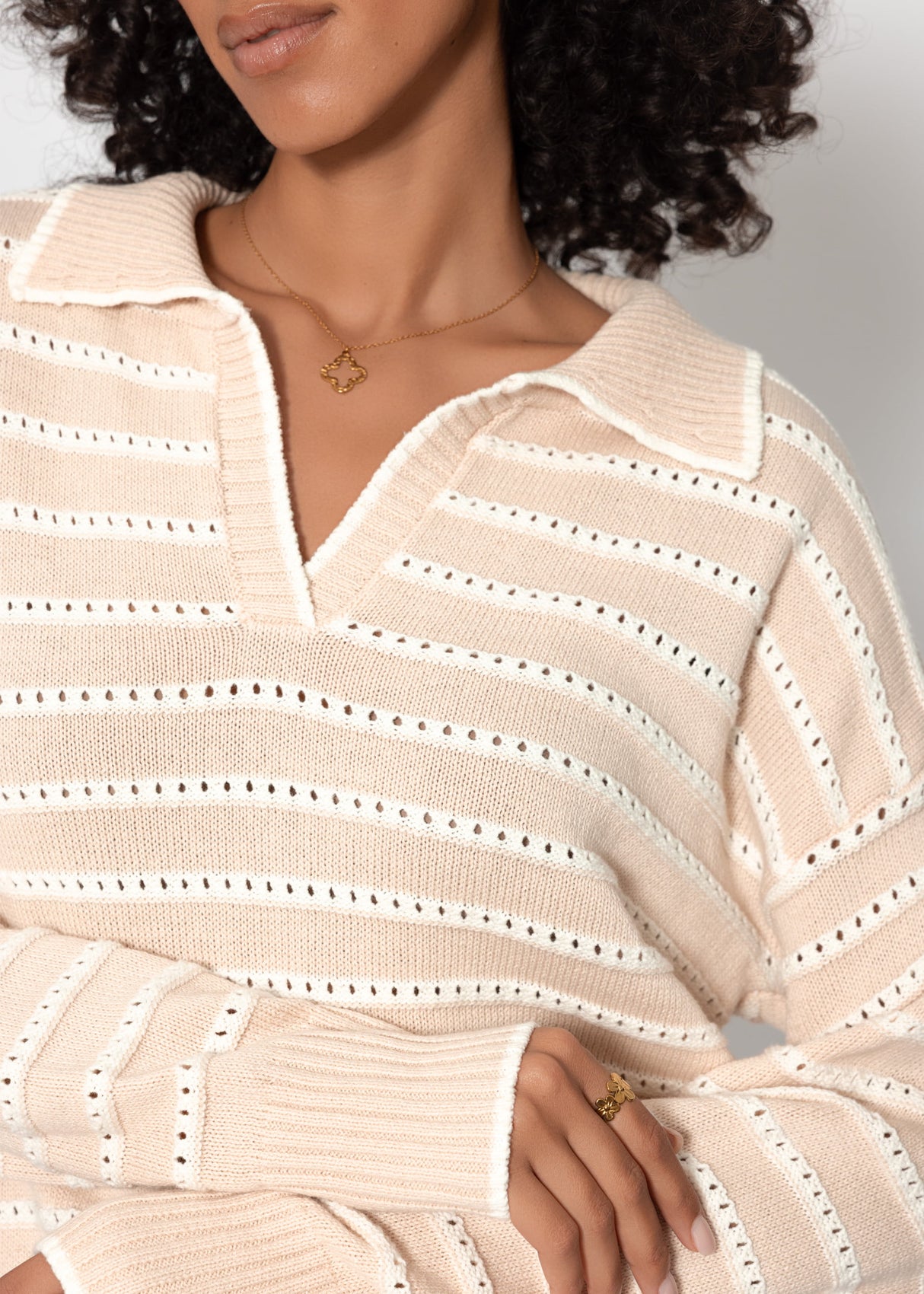 Feinstrickpullover mit Polokragen und Ajourstreifen - beige