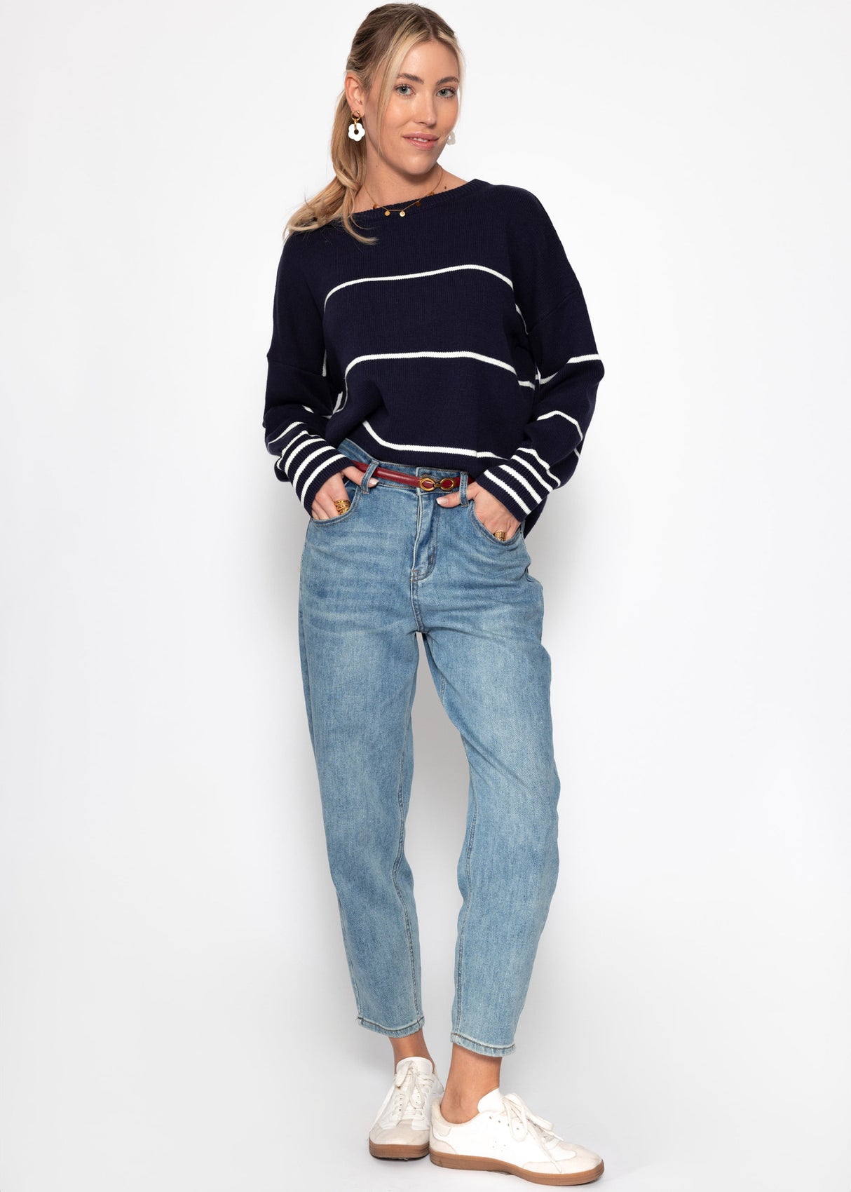 Fine knit sweater with contrast stripes - dark blue