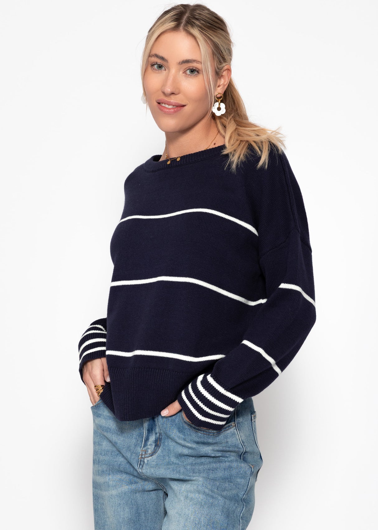 Fine knit sweater with contrast stripes - dark blue