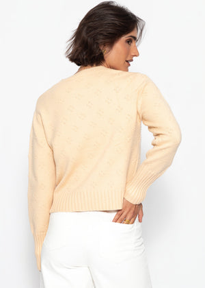 Rundhalspullover mit dekorativem Lochmuster - gelb - SASSYCLASSY