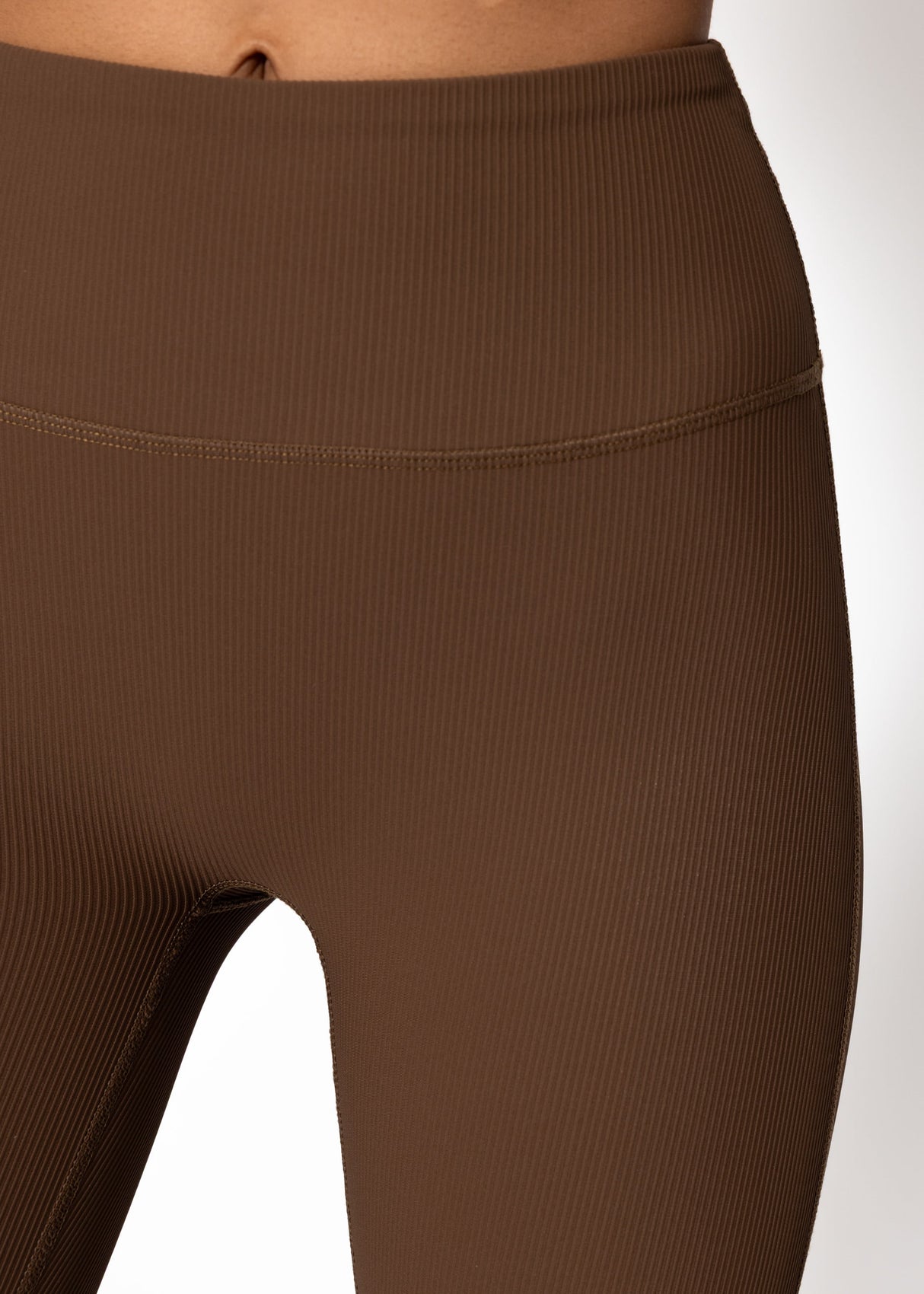 Flare leggings with ribbed structure - brown