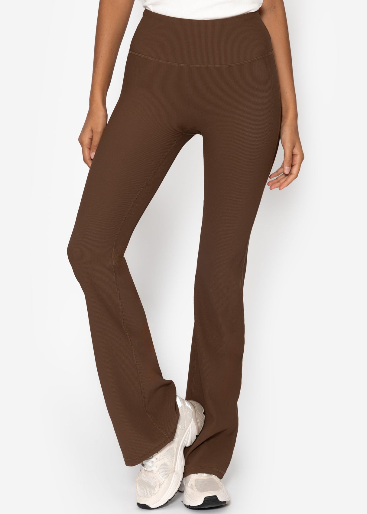 Flare leggings with ribbed structure - brown
