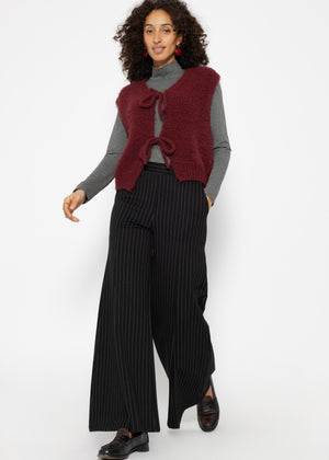 Fluffy, sleeveless knitted vest - burgundy