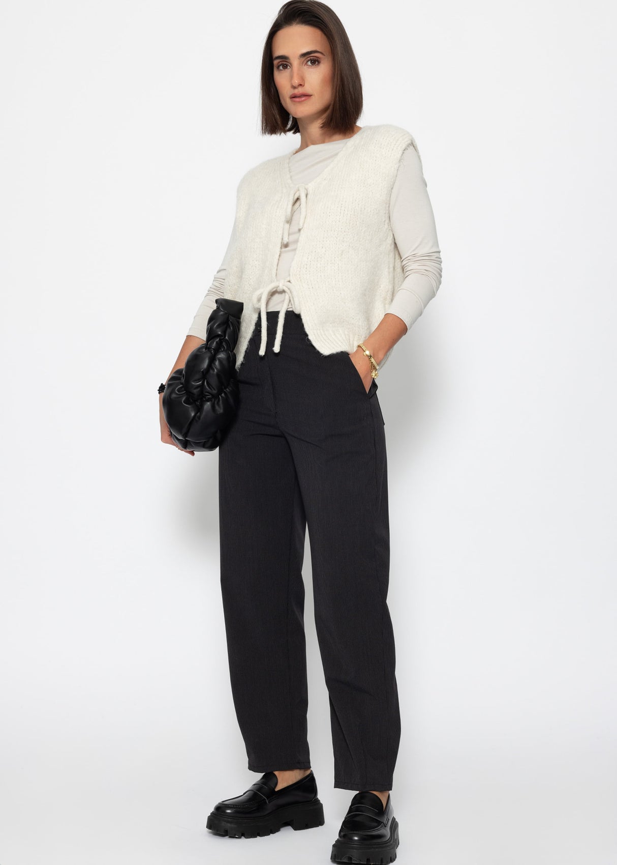 Fluffy, sleeveless knitted vest - off-white
