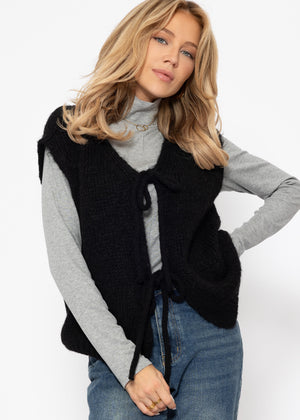 Fluffy, sleeveless knitted vest - black