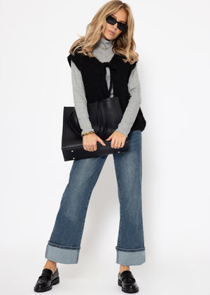 Fluffy, sleeveless knitted vest - black