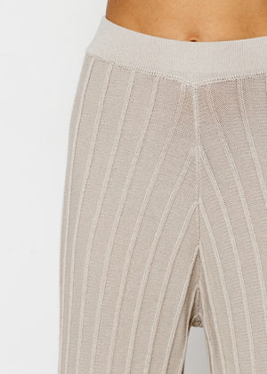 Fließende Strickhose mit Rippenstruktur - beige