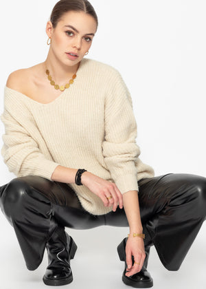 Ribbed V-neck sweater - beige